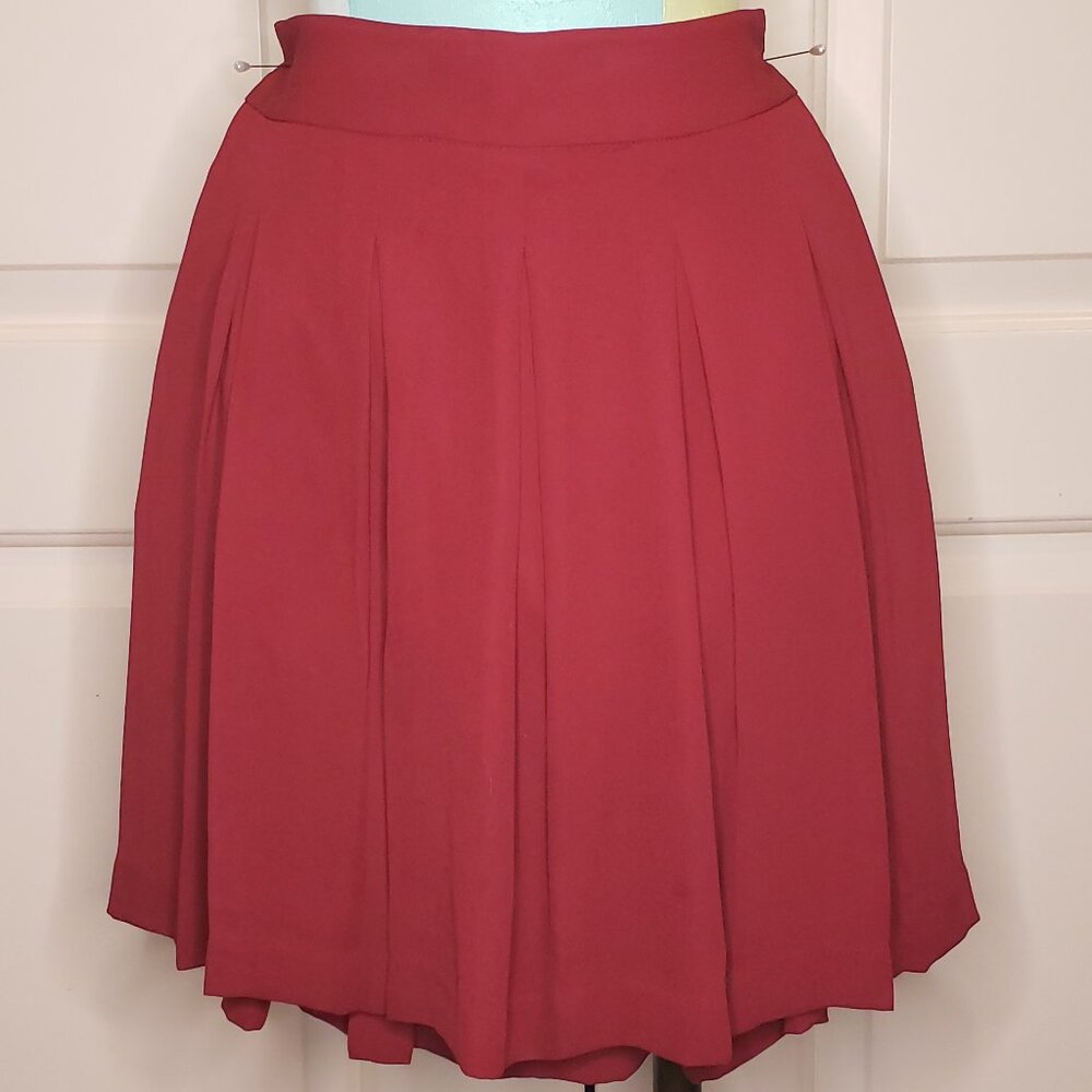 Banana Republic - Pleaded Skirt - Garnet Color - size: 0